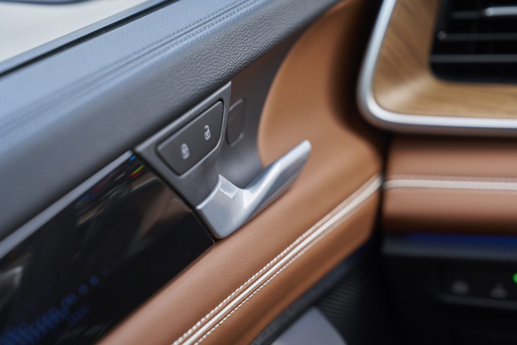 2026 Volkswagen Tiguan Door Detail