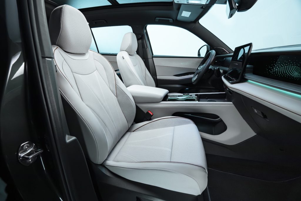 2027 VW Atlas Front Seats