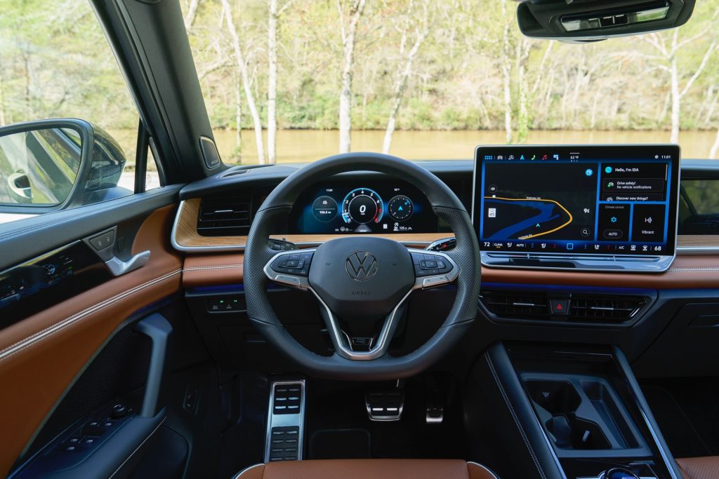 2026 VW Tiguan Front Dash