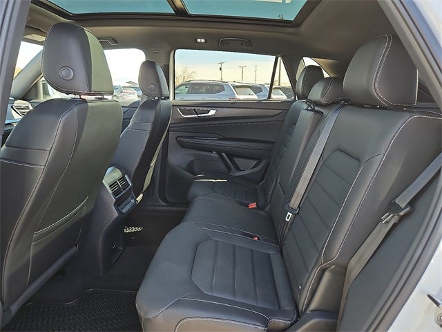 2026 Volkswagen Atlas Cross Sport 2.0T SEL R-Line Black