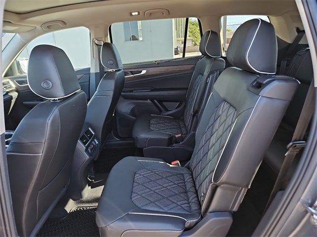 2025 Volkswagen Atlas 2.0T SEL Premium R-Line