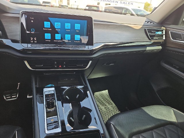 2024 Volkswagen Atlas 2.0T SEL Premium R-Line