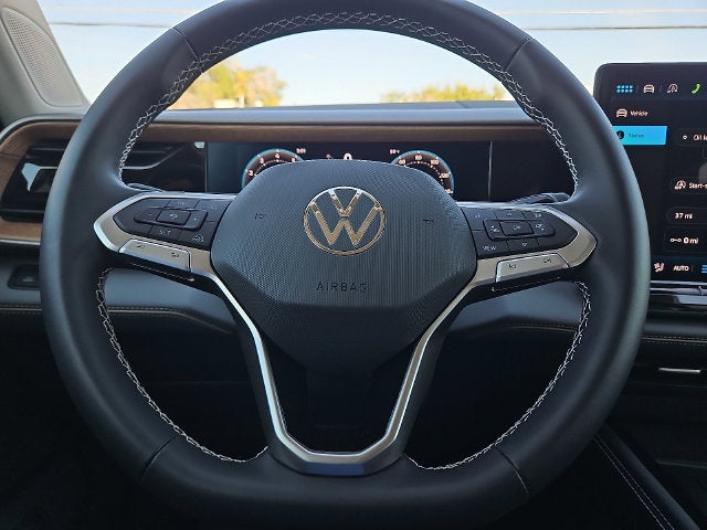 2027 Volkswagen Atlas SE w/Technology