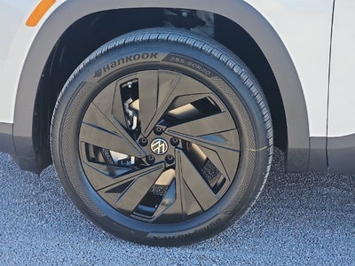 2027 Volkswagen Atlas SE w/Technology