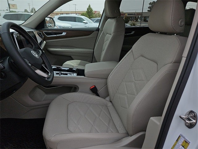 2025 Volkswagen Atlas 2.0T SE w/ Technology