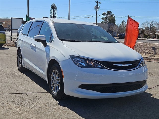 2023 Chrysler Voyager LX