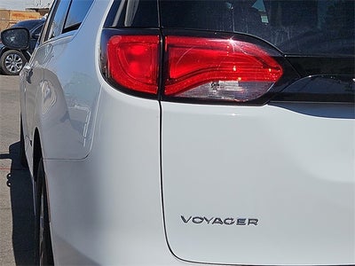 2023 Chrysler Voyager LX