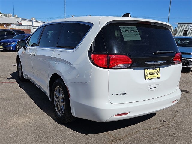 2023 Chrysler Voyager LX