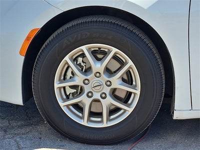 2023 Chrysler Voyager LX