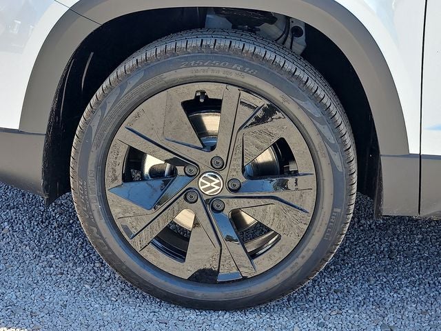 2026 Volkswagen Taos 1.5T SE Black
