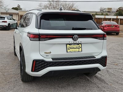 2026 Volkswagen Tiguan 2.0T SE R-Line Black