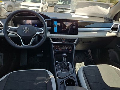 2025 Volkswagen Taos 1.5T SE