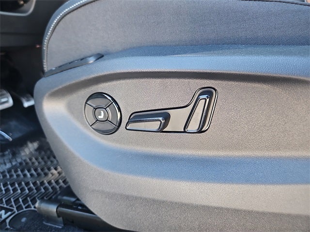 2026 Volkswagen Tiguan 2.0T SEL R-Line