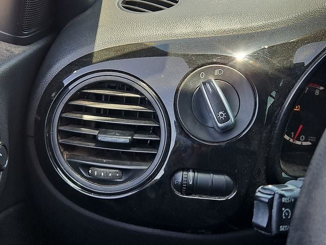 2015 Volkswagen Beetle 1.8T Classic