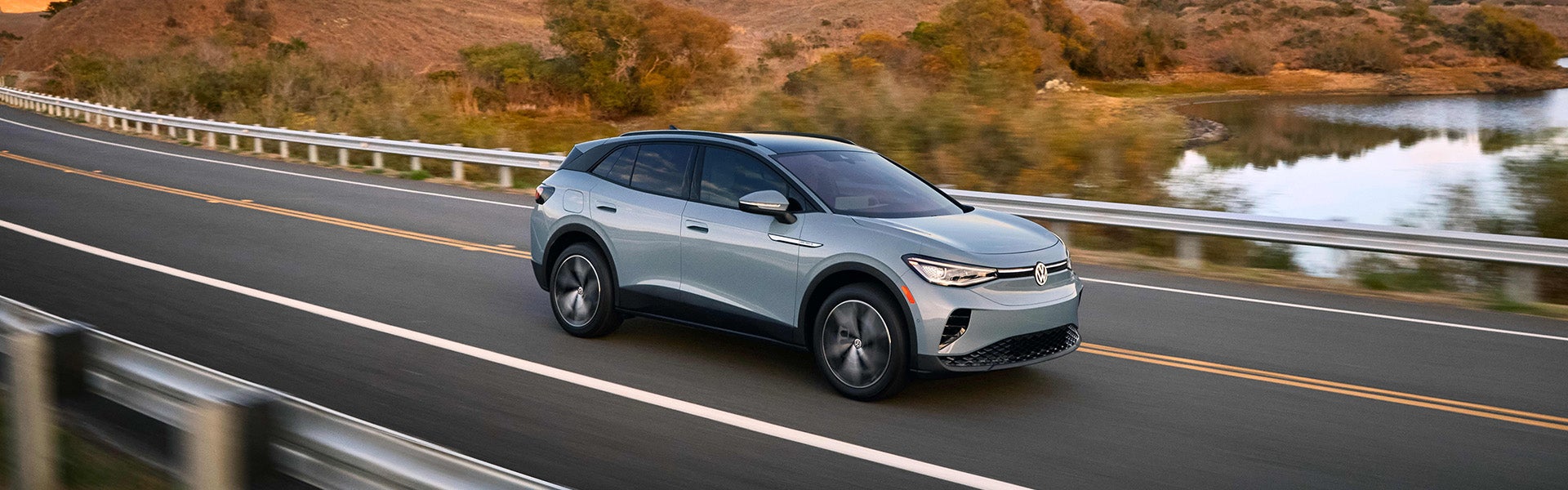 2023 Volkswagen ID.4 vs 2023 Tesla Model Y | Sisbarro Autoworld VW